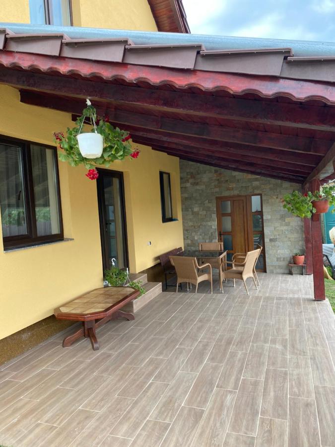 Casa Casy Villa Орадеа Екстериор снимка