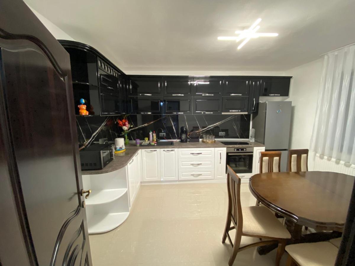 Casa Casy Villa Орадеа Екстериор снимка