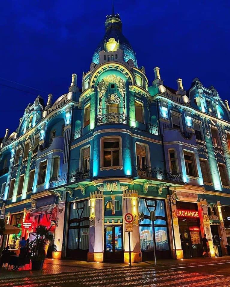 Casa Casy Villa Орадеа Екстериор снимка