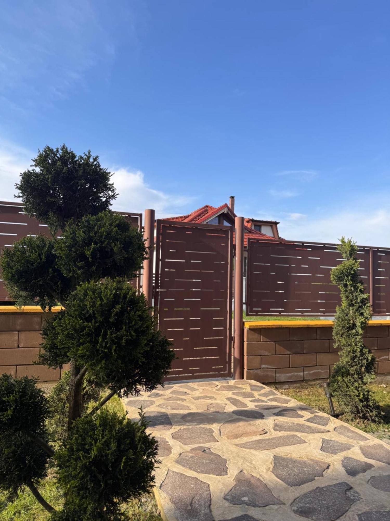 Casa Casy Villa Орадеа Екстериор снимка